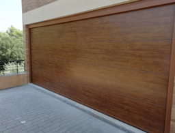 Puerta Seccional Roble Claro 360 x 220cm